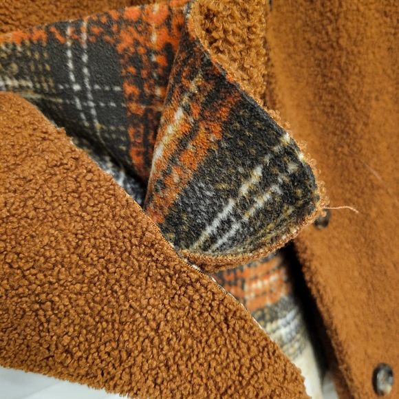 Teddy Style Coat - Picture 3 of 6